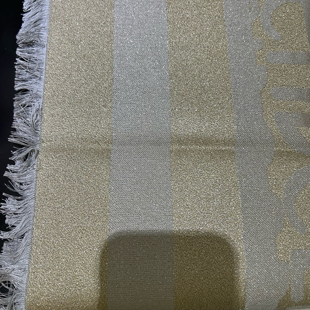 HENRI BENDEL CLASSICS SPARKLE PASHMINA - Picture 10 of 13